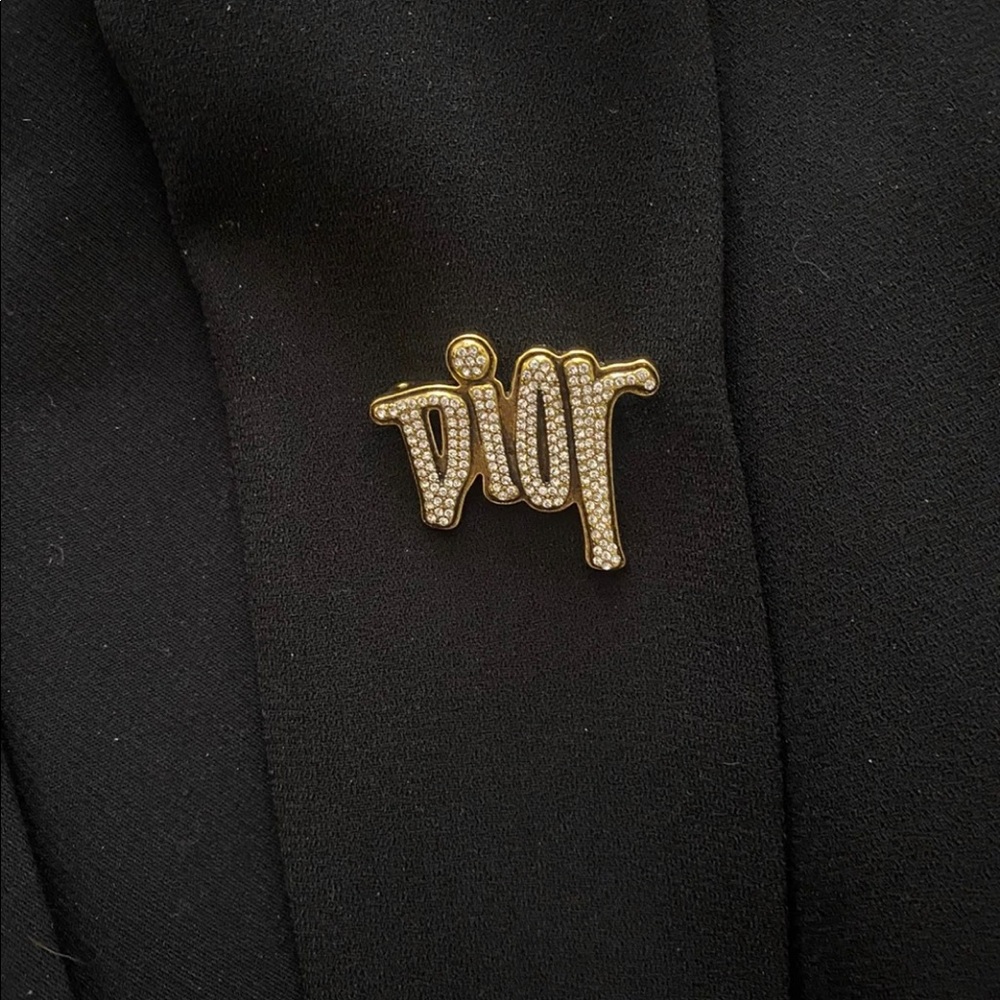 Dior crystal pin